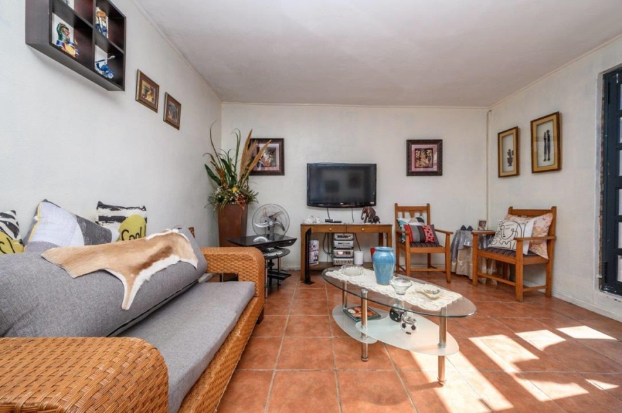 5 Bedroom Property for Sale in Van Riebeeck Hoogte Eastern Cape
